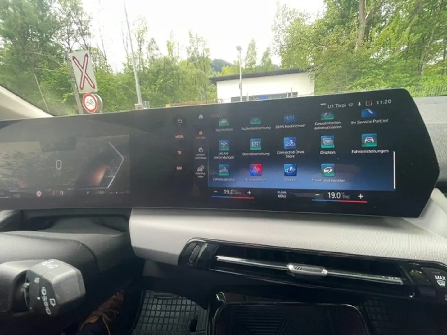 BMW 218 218d Actavia Tourer Aut. Schwarz - 2