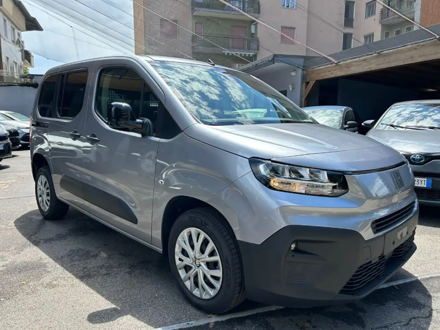 Fiat Doblo Doblò 1.5 BlueHdi 130CV Combi N1 Gris - 2