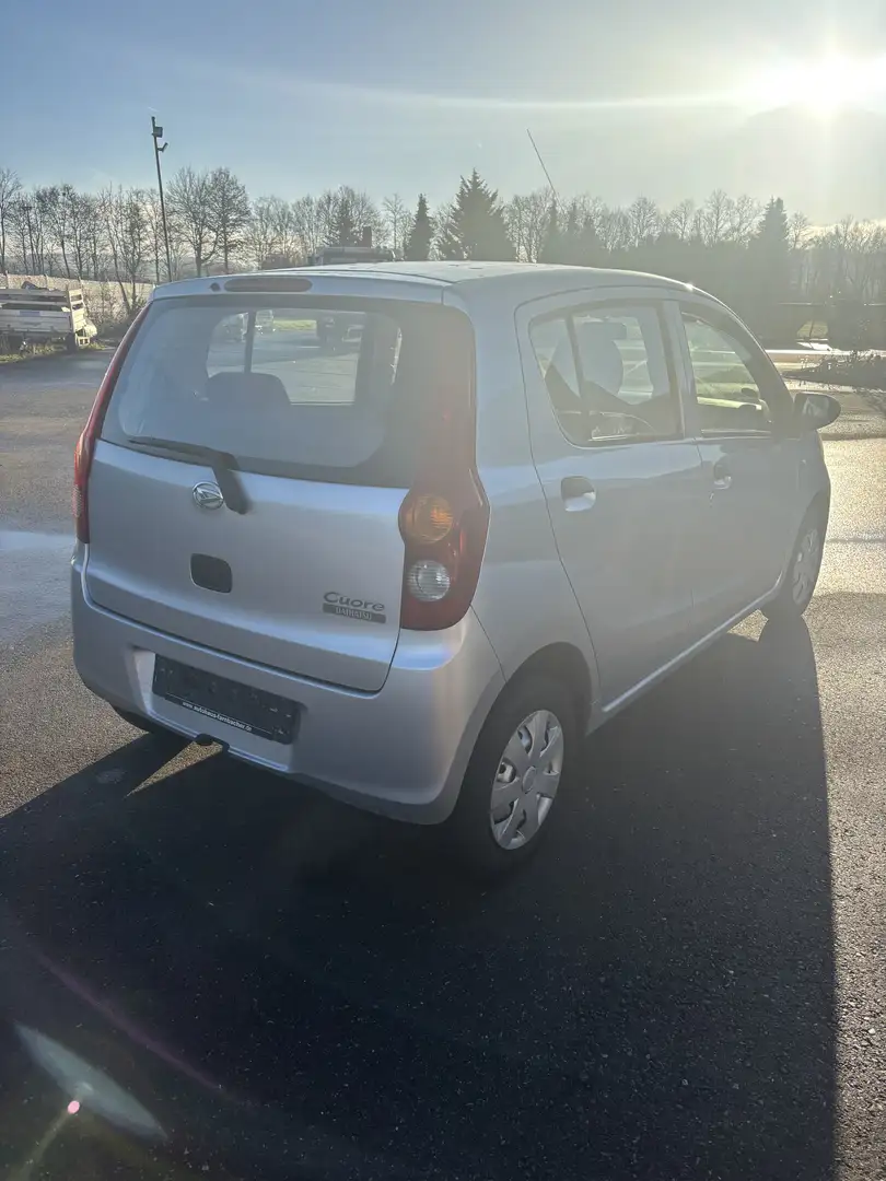 Daihatsu Cuore gepflegt mit wenig km 1. Hand Stříbrná - 2