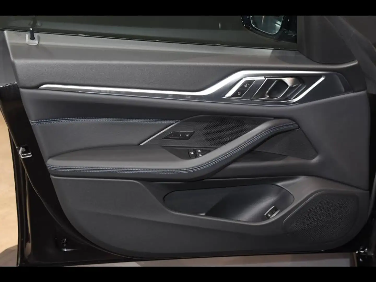 BMW 528 eDrive35 286ch M Sport Noir - 2