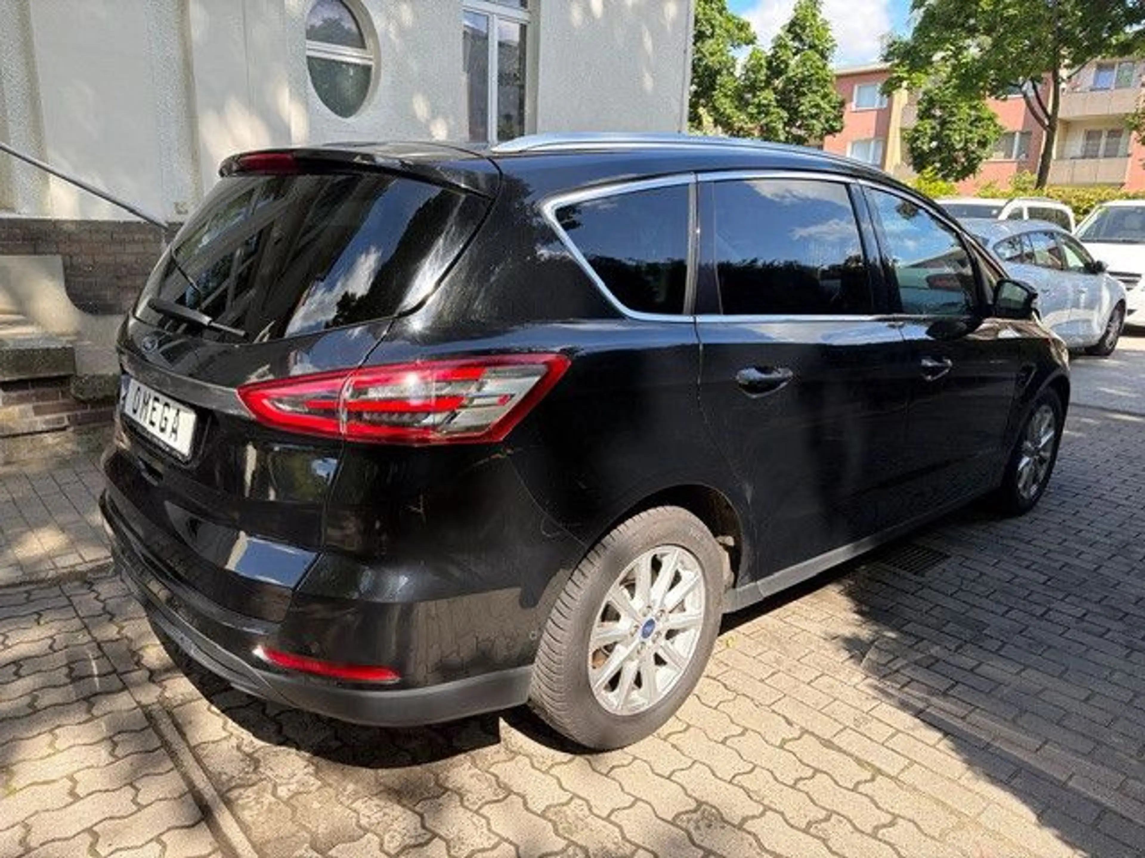 Ford S-Max S-MAX TITANIUM AUTOMATIK 7-SITZER|KEYLESS|NAVI — photo 2