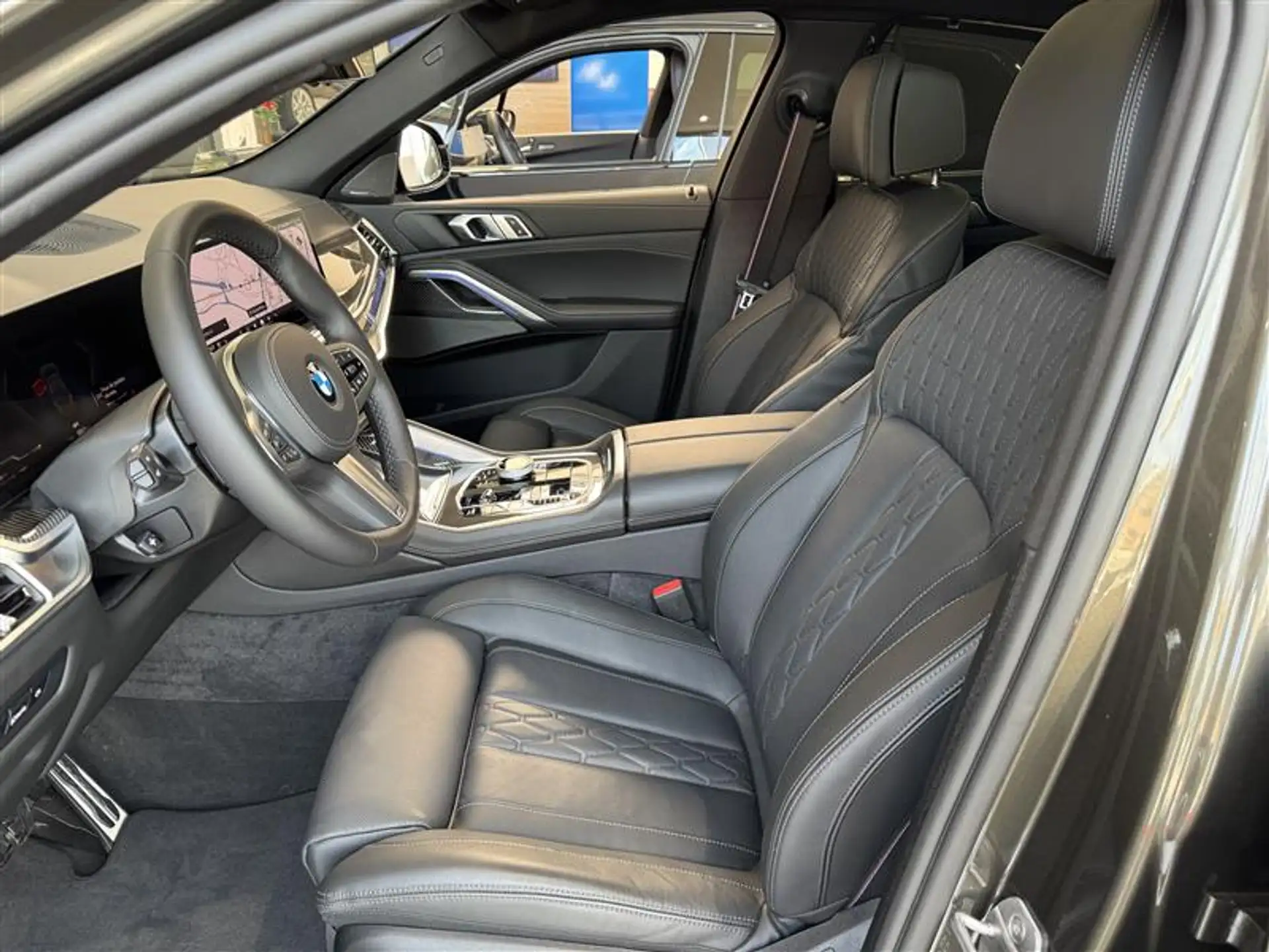 BMW X6 M60i 2026 건메탈 사진 5