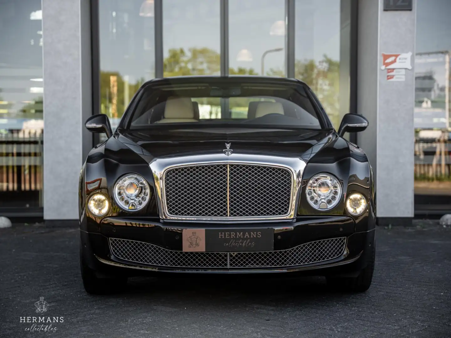 Bentley Mulsanne 6.7 V8 / NAIM / Massage / Dealer / Soft-close Black - 2