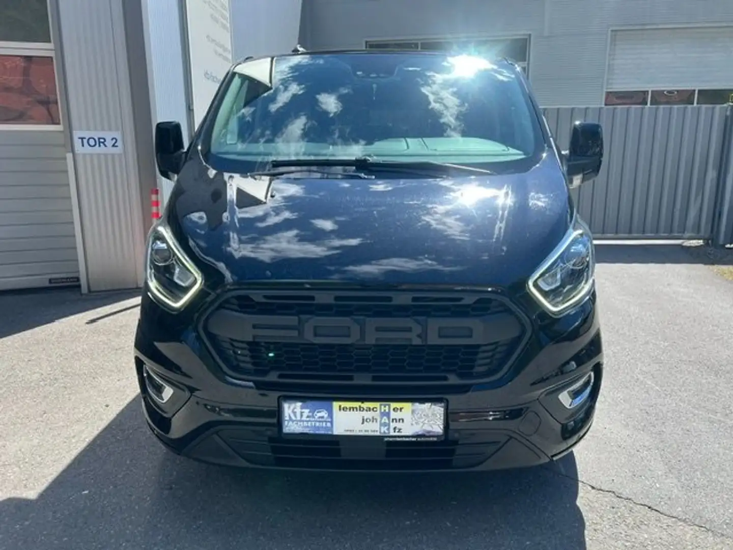 Ford Tourneo Custom 320 L1 Tourneo Titanium Schwarz - 2