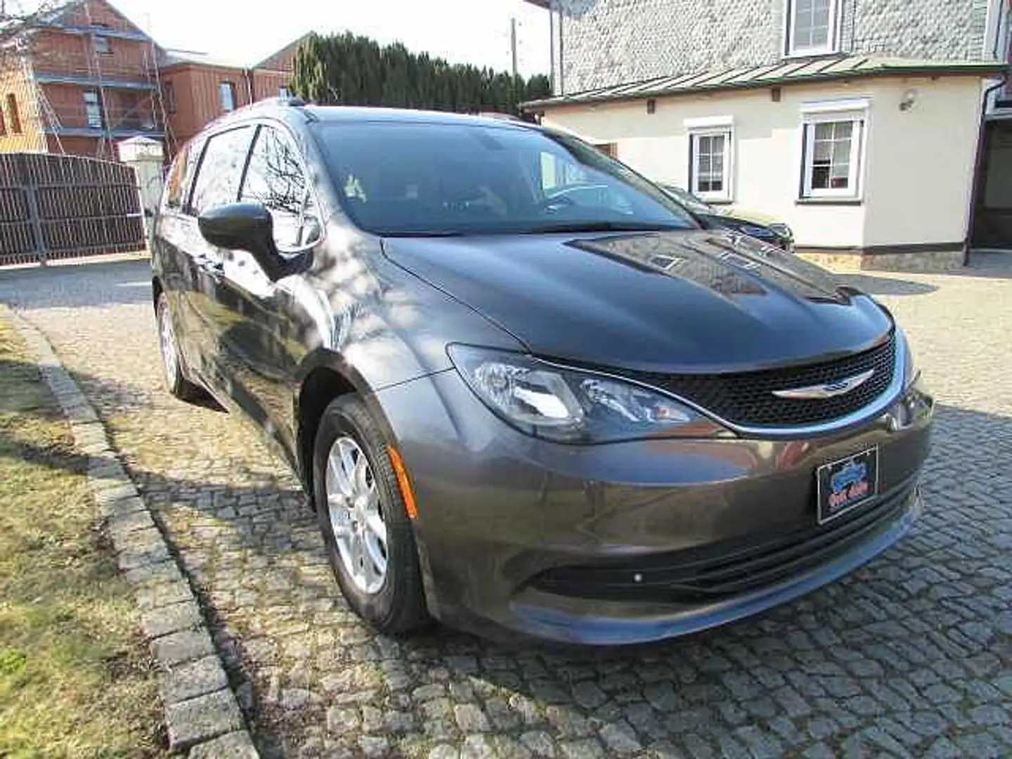 Chrysler Voyager Touring L  Luxury Plus Leder Stow Go LXI Touring L Gris - 2
