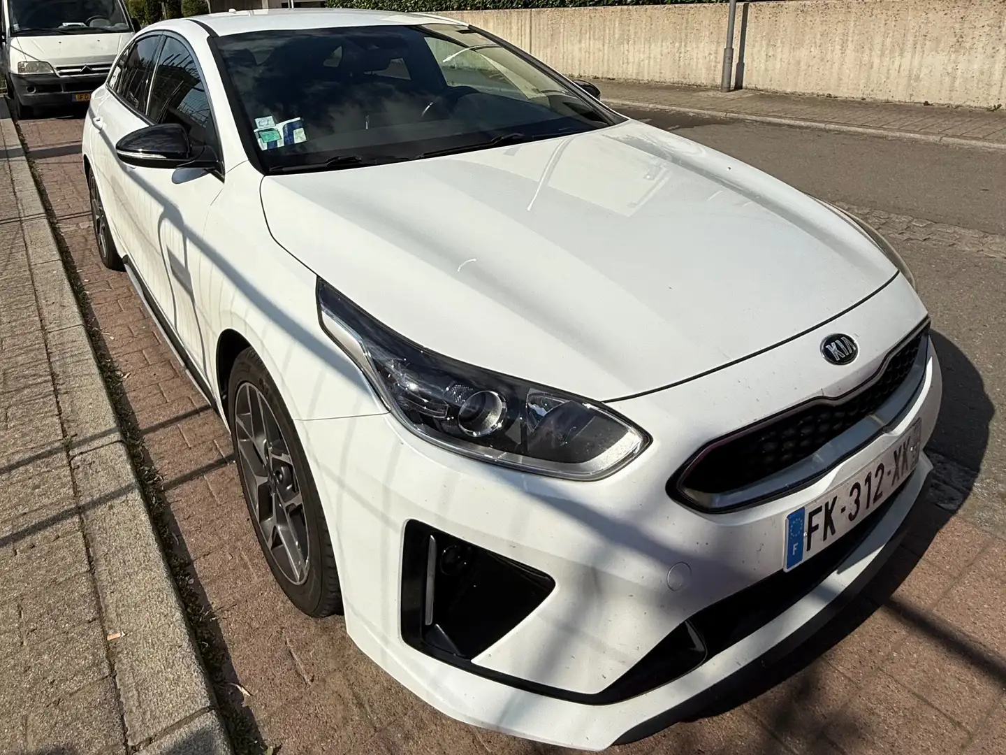 Kia ProCeed / pro_cee'd PROCEED 1.4 T-GDI 140 ch ISG DCT7 GT Line Business Blanc - 1