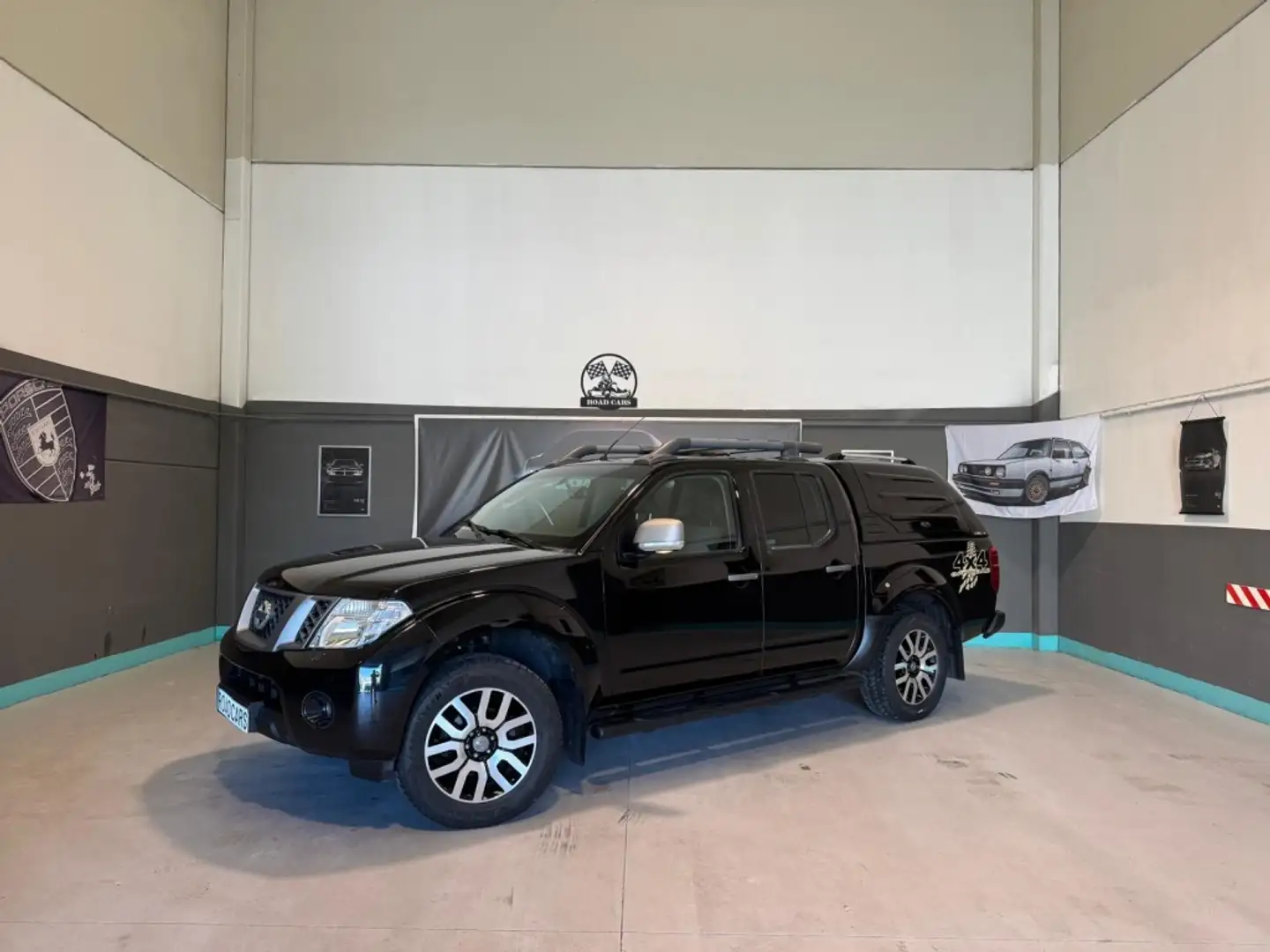 Nissan Navara 2.5dCi SE DCb. 4x4 Aut. Negro - 1