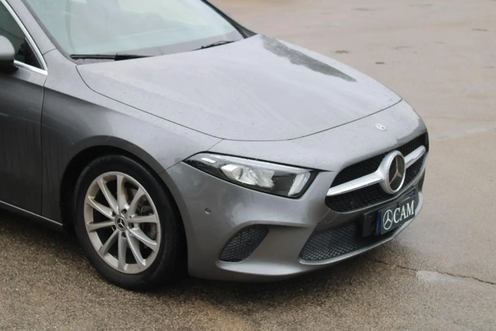 Mercedes-Benz A 180 d Automatic Sport Gris - 2
