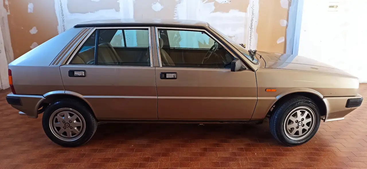 Lancia Delta 1.3 RST LX 5m, foto 3