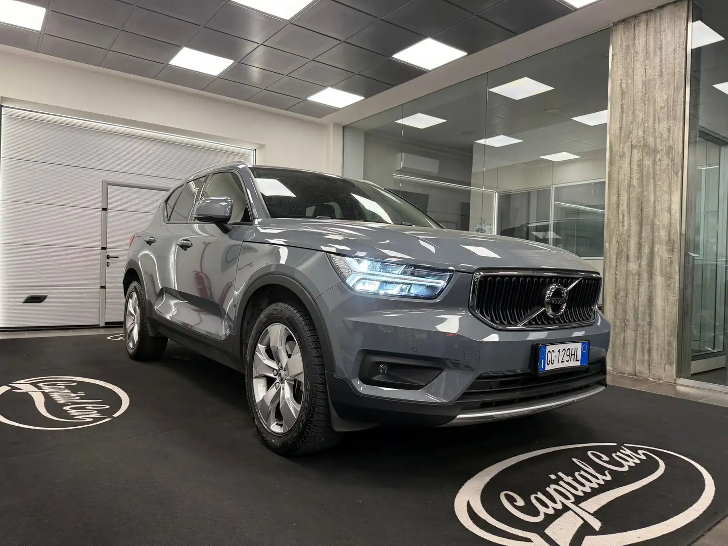 Volvo XC40 XC40 2.0 b4 Momentum Pro awd auto my21 Grigio - 2