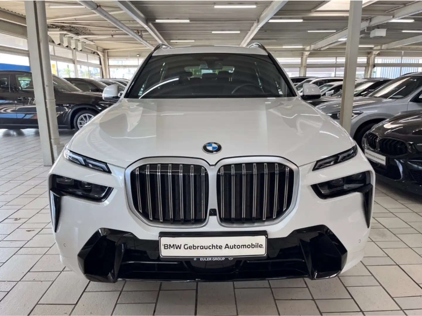 BMW X7 xDrive 40d A M-Sport 21'' HUD AHK Pano Navi ACC So Weiß - 2