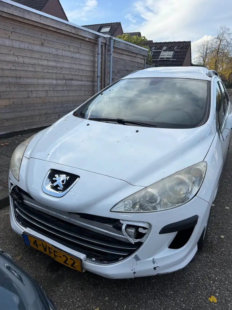 Peugeot 308 Partner 1.6 HDIF X-Line Белый - 2