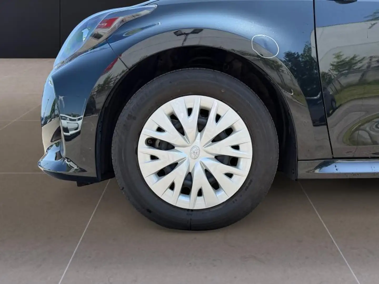 Toyota Yaris Dynamic Zwart - 2