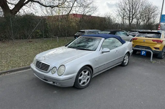 Mercedes-Benz CLK 200 Cabrio Autom,Klima,Leder,AHK