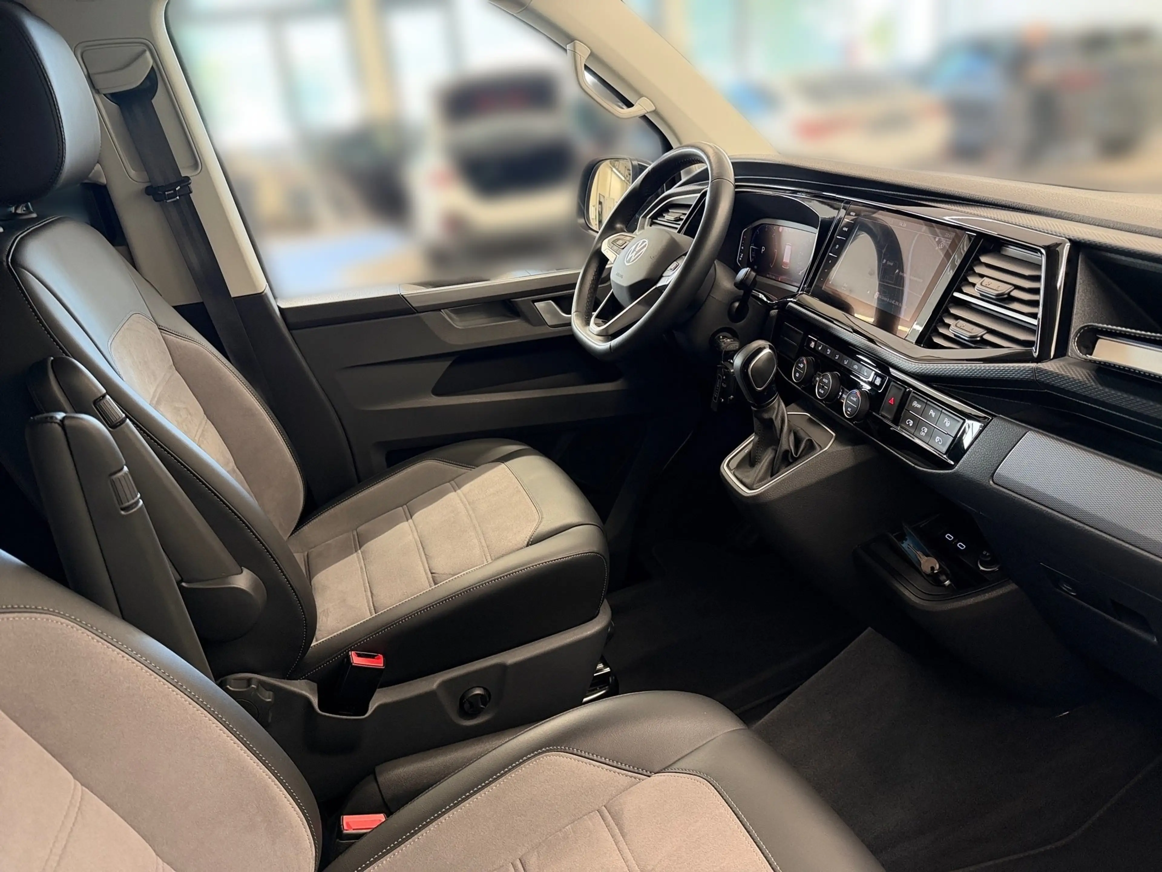 Volkswagen LT Multivan Highline 2,0 TDI 4Motion DSG — photo 12