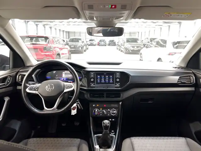 Volkswagen T-Cross view 9