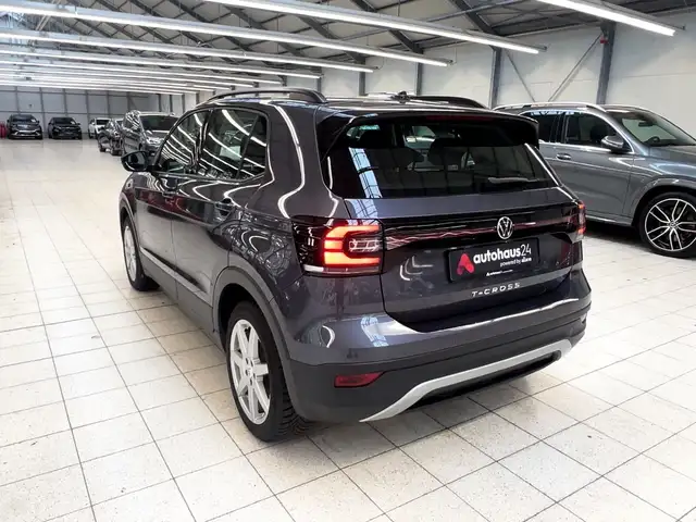 Volkswagen T-Cross view 4