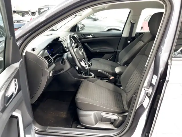 Volkswagen T-Cross view 8