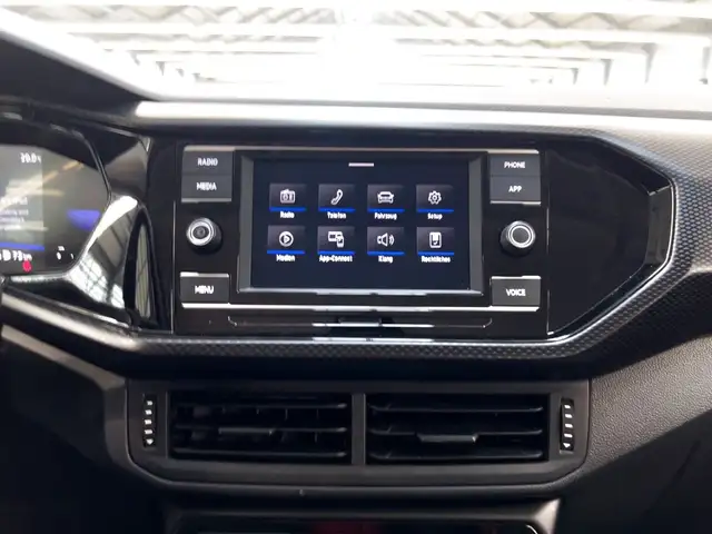 Volkswagen T-Cross view 11