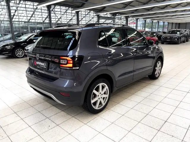 Volkswagen T-Cross view 5