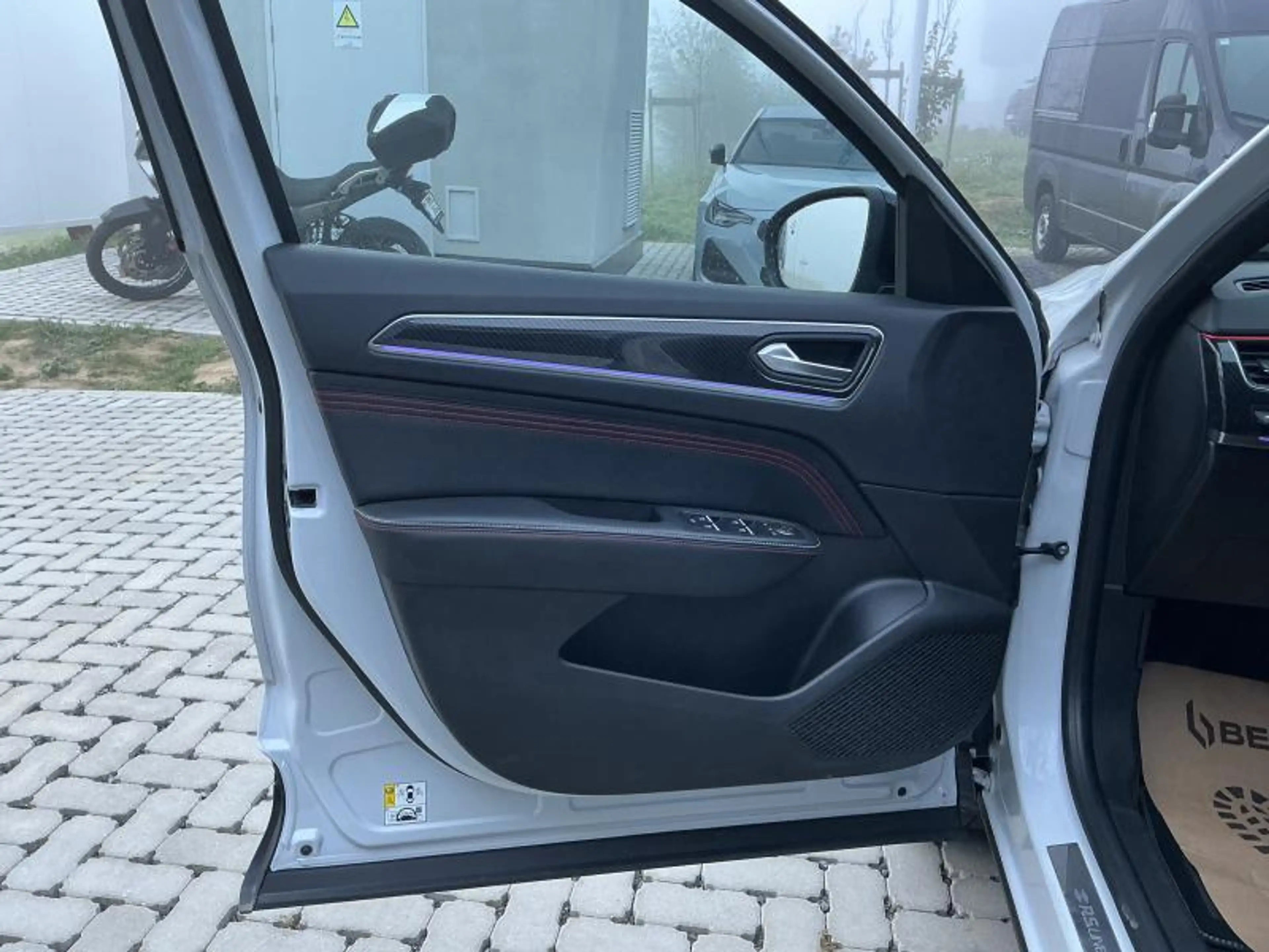 Renault Arkana E-TECH RS LINE — photo 12