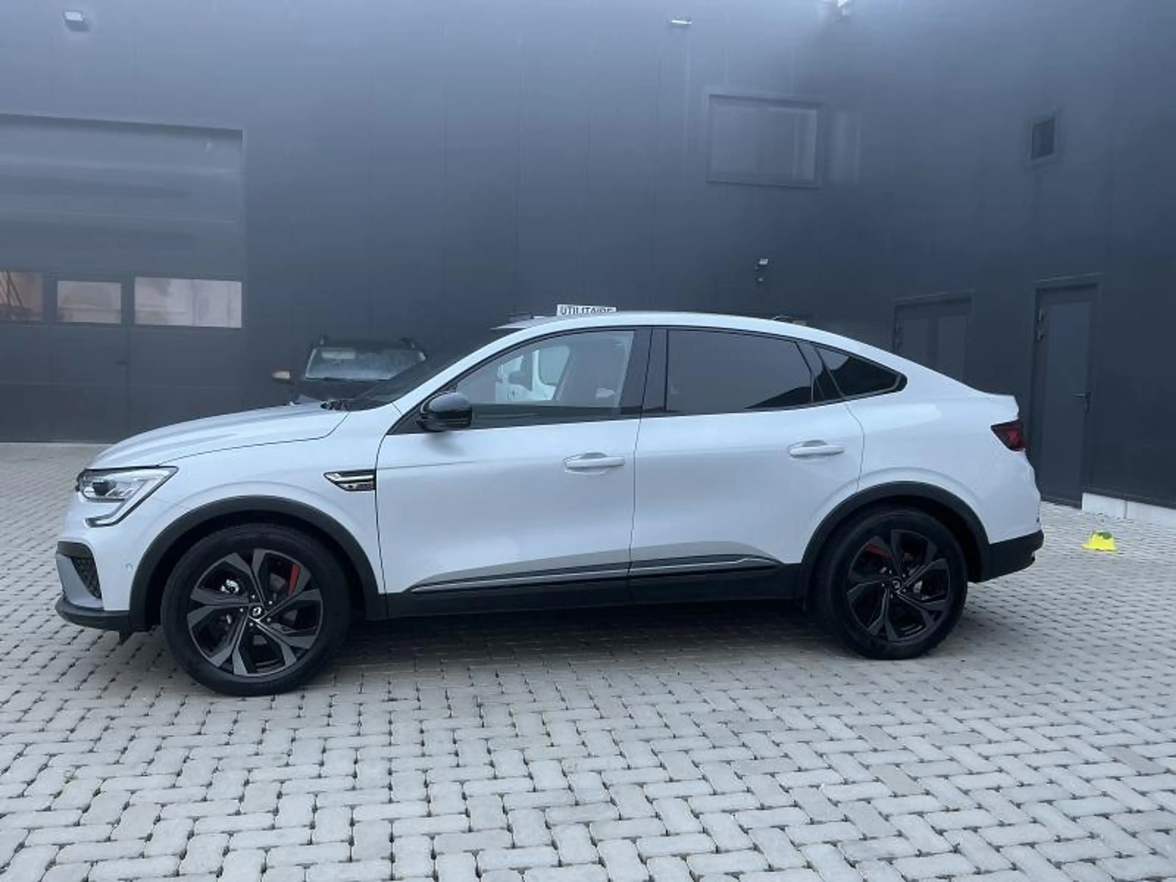 Renault Arkana E-TECH RS LINE — photo 8