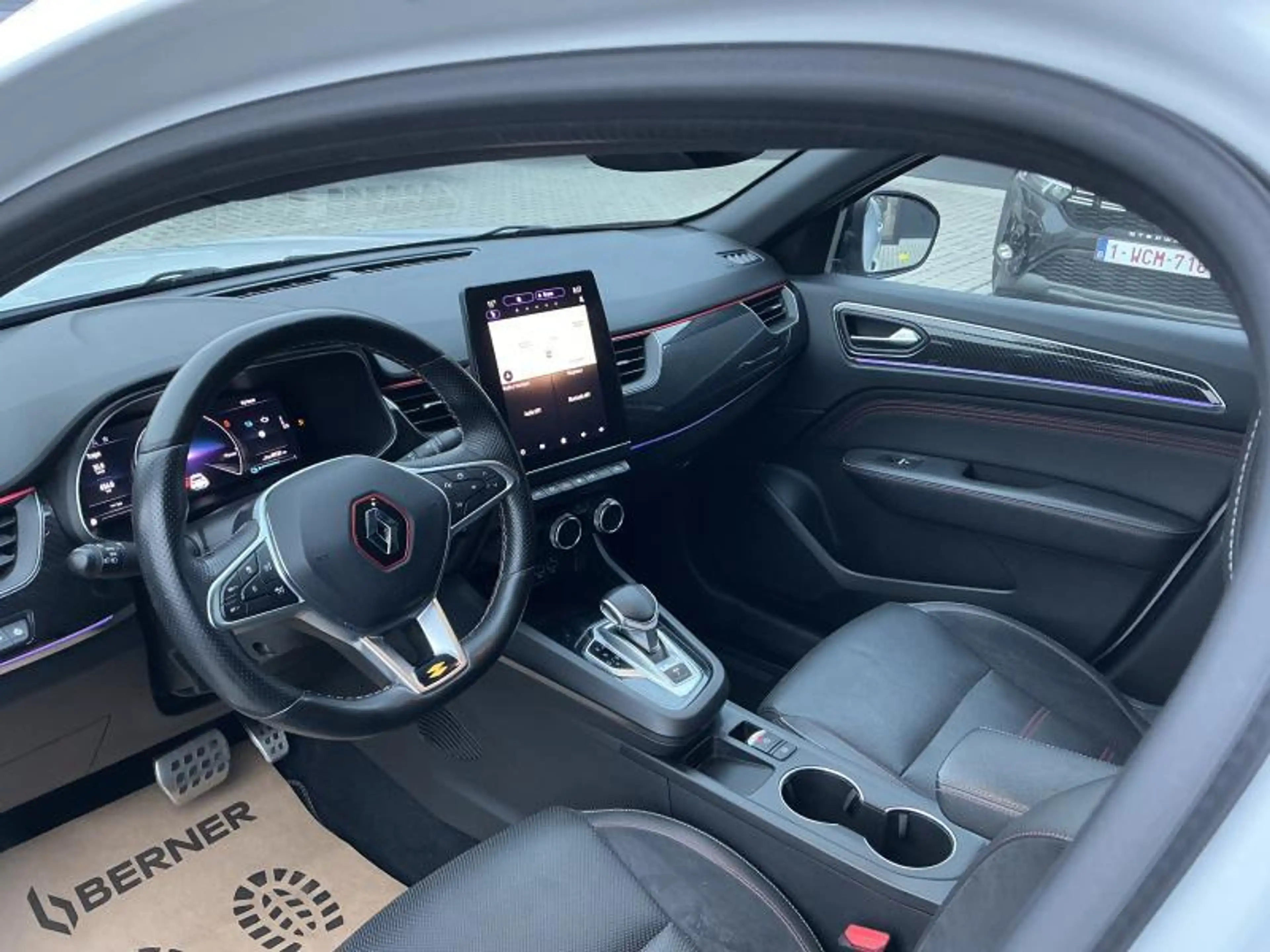 Renault Arkana E-TECH RS LINE — photo 14