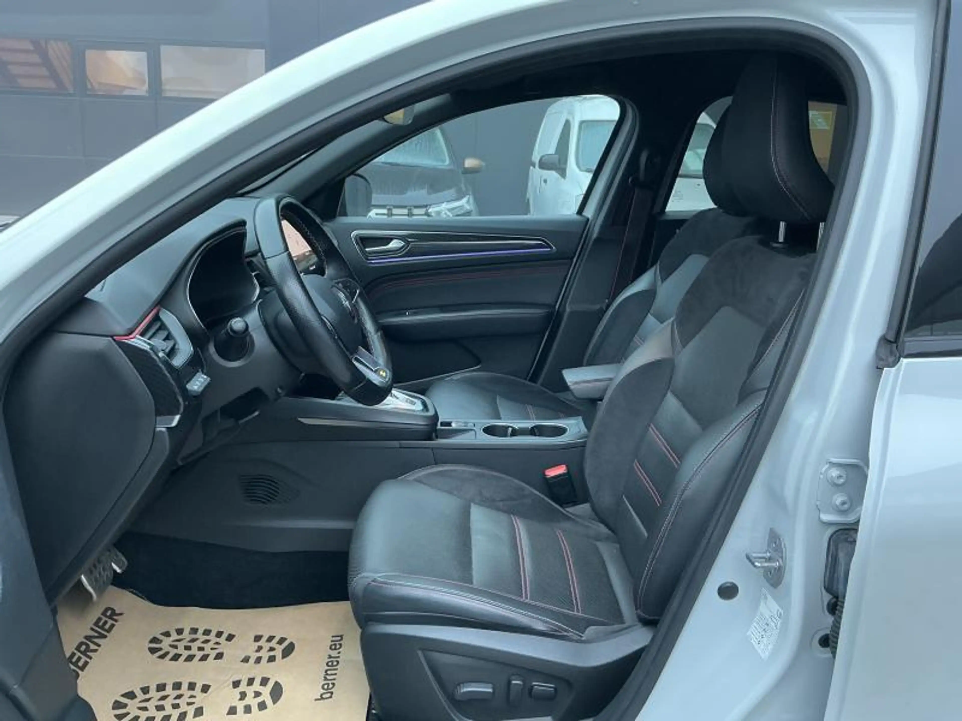 Renault Arkana E-TECH RS LINE — photo 13