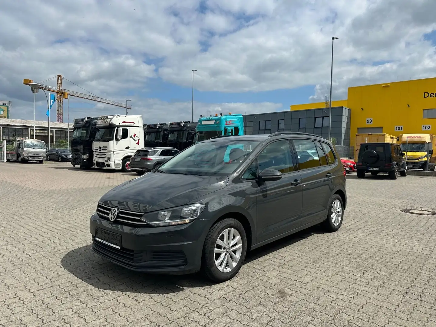 Volkswagen Touran Comfortline 2.0 TDI DSG AHK ACC Gris - 2