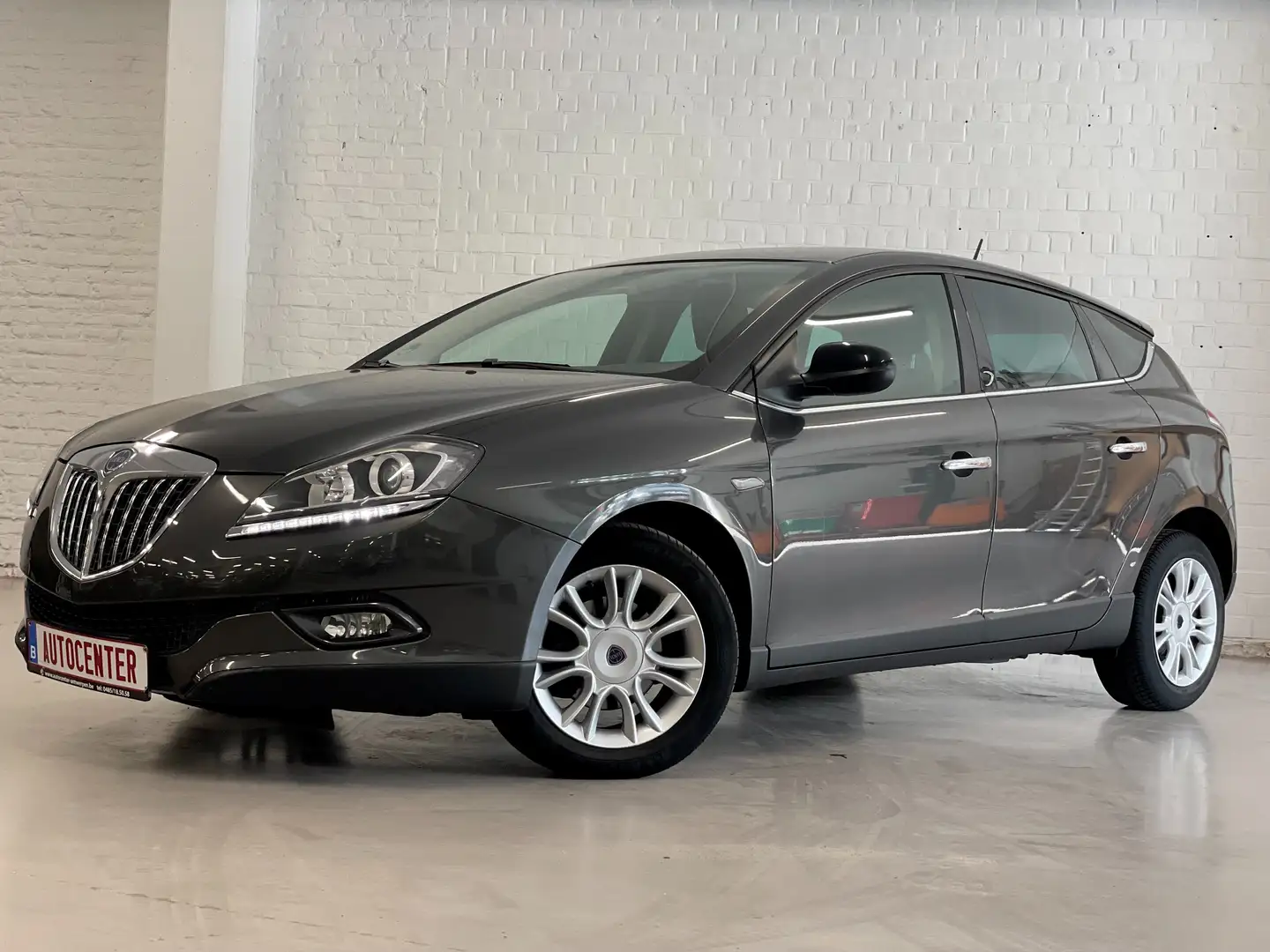 Lancia Delta 1.6 Diesel Euro 5 2009 Gris - 2