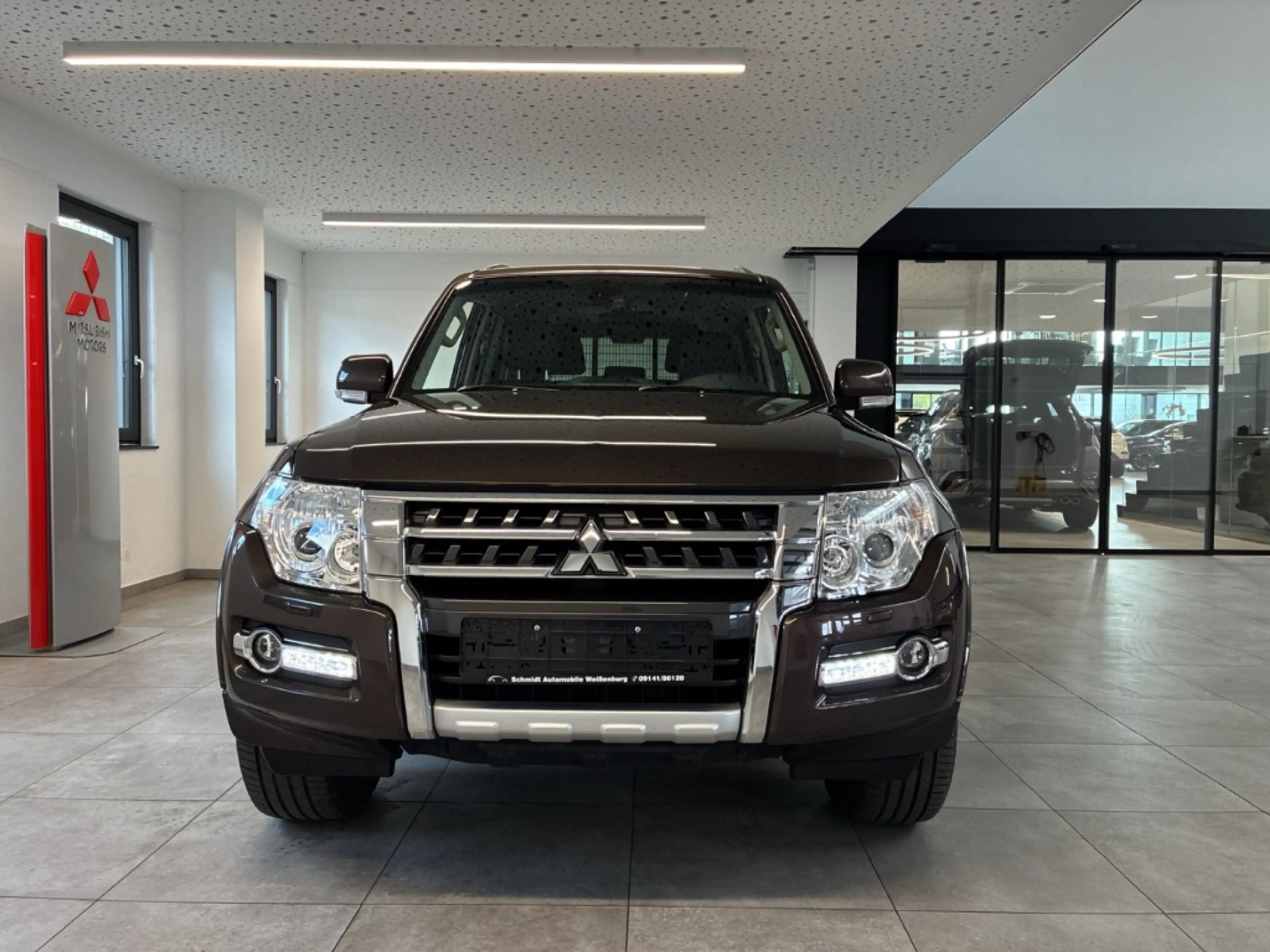 Mitsubishi Pajero 3.2 DI-D Edition 100 Rockford AHK eSitze Shz Kamer — photo 5