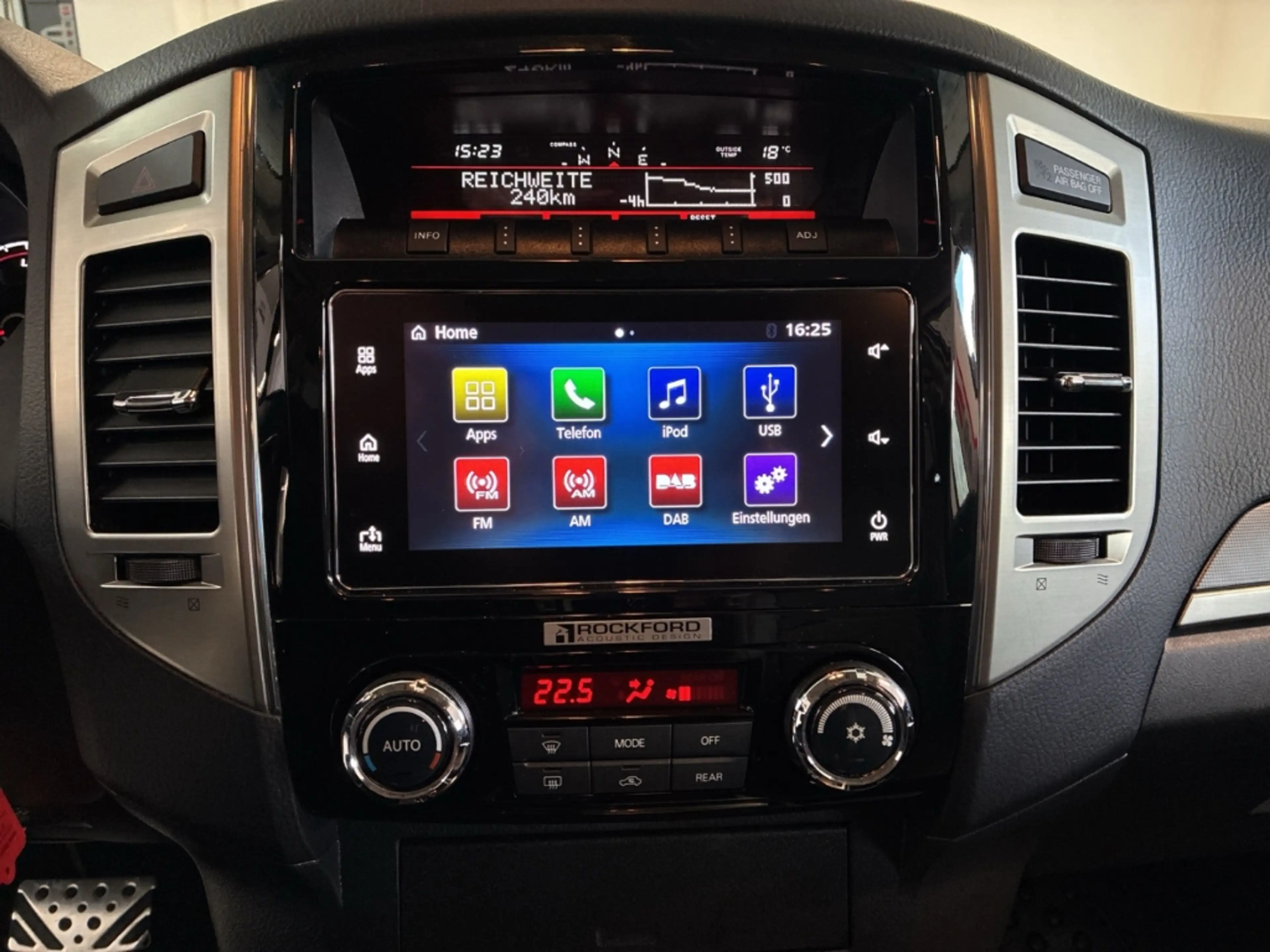 Mitsubishi Pajero 3.2 DI-D Edition 100 Rockford AHK eSitze Shz Kamer — photo 12