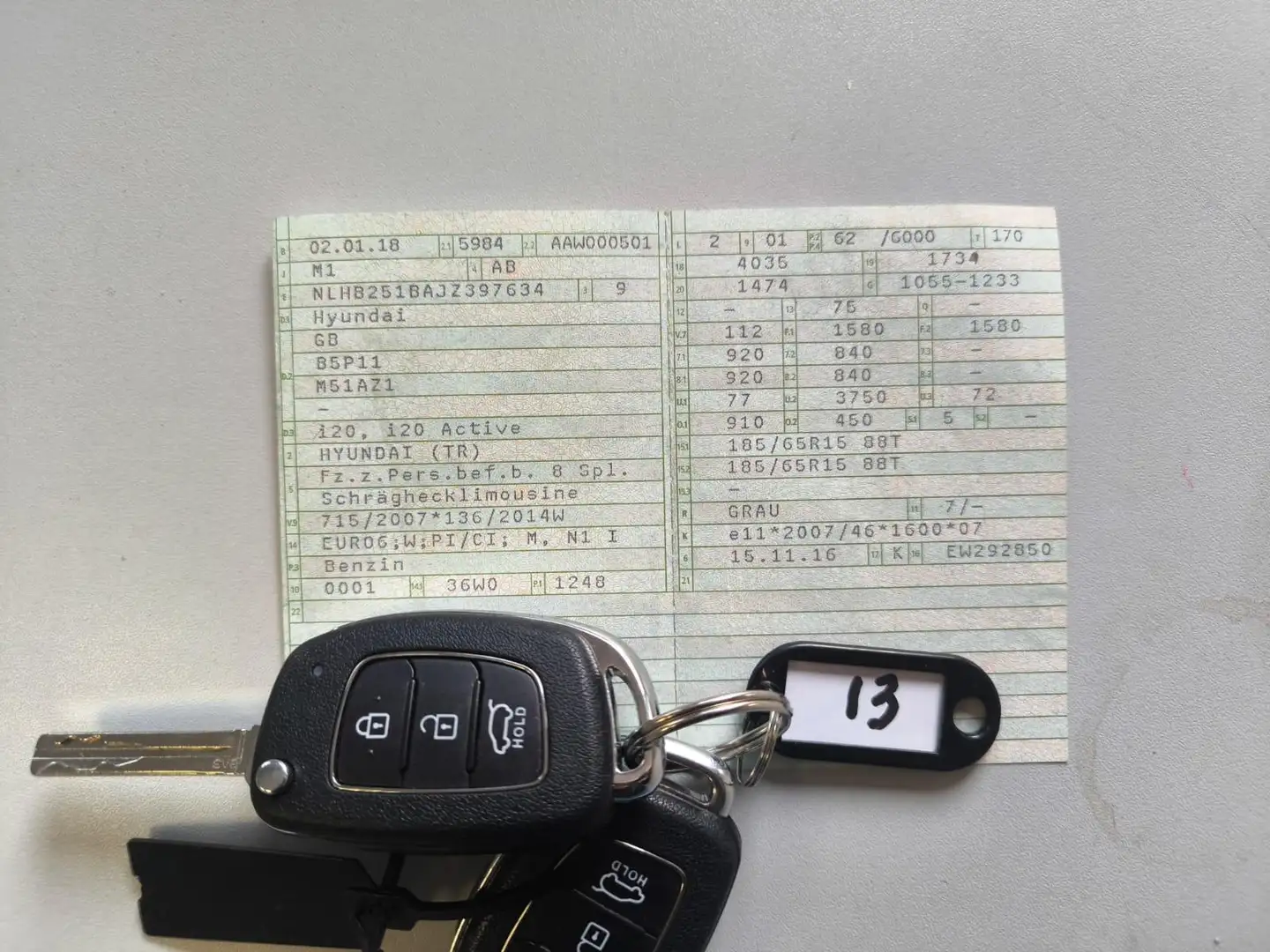 Hyundai i20 YES! 1.2 16V Airbags Ok Motor läuft - 2