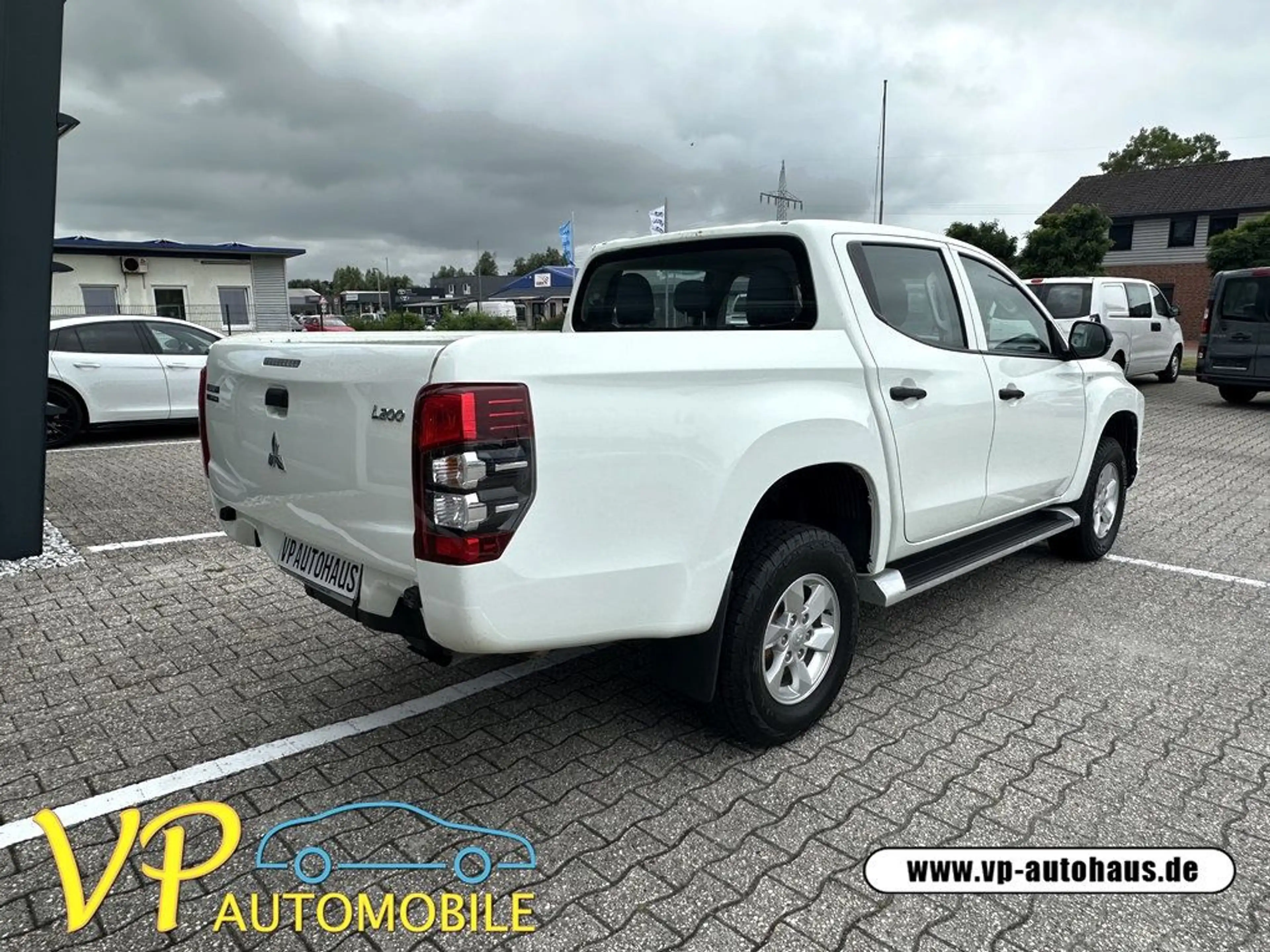 Mitsubishi L200 Basis Doppelkabine 4WD — photo 3
