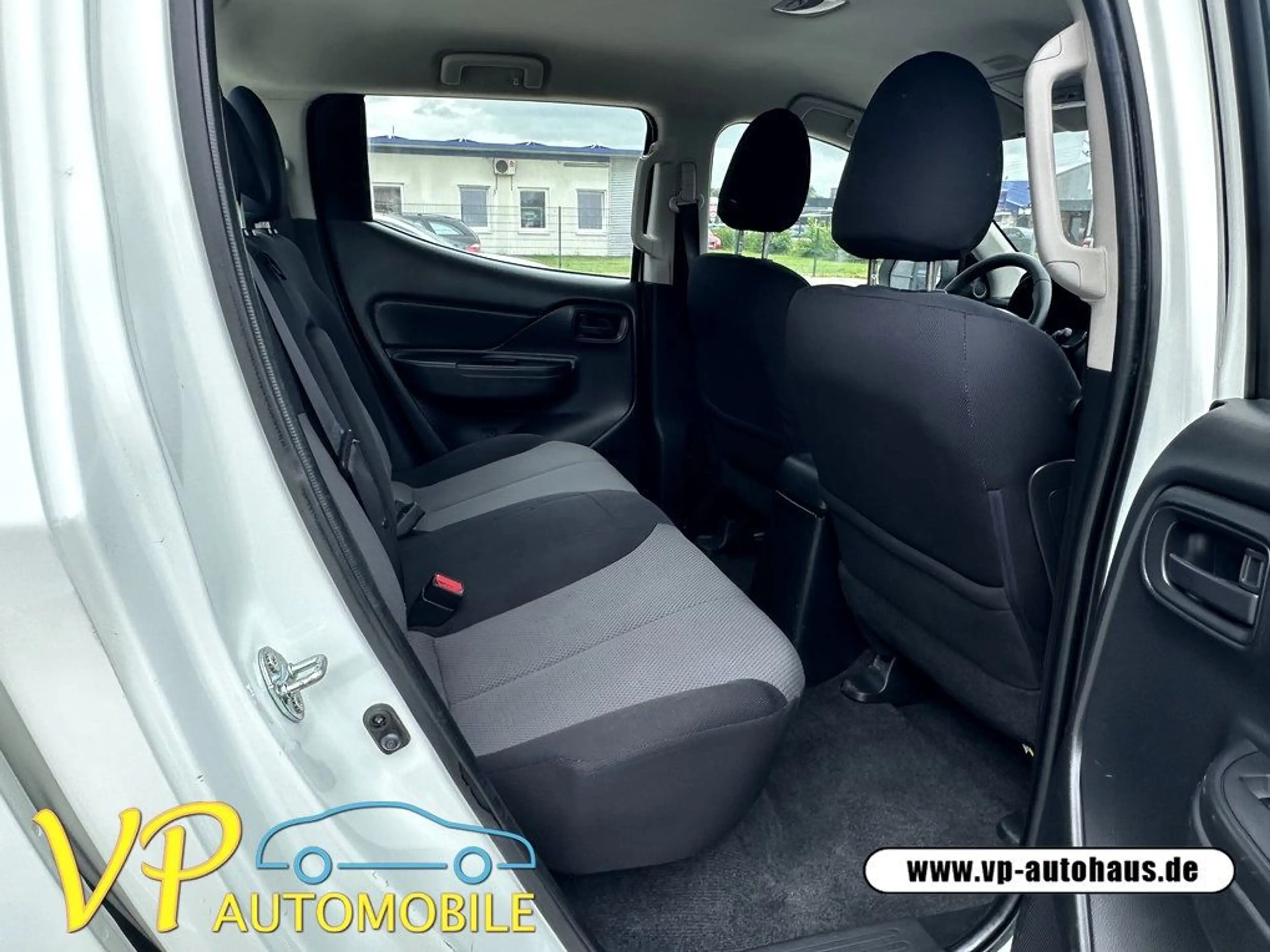 Mitsubishi L200 Basis Doppelkabine 4WD — photo 12