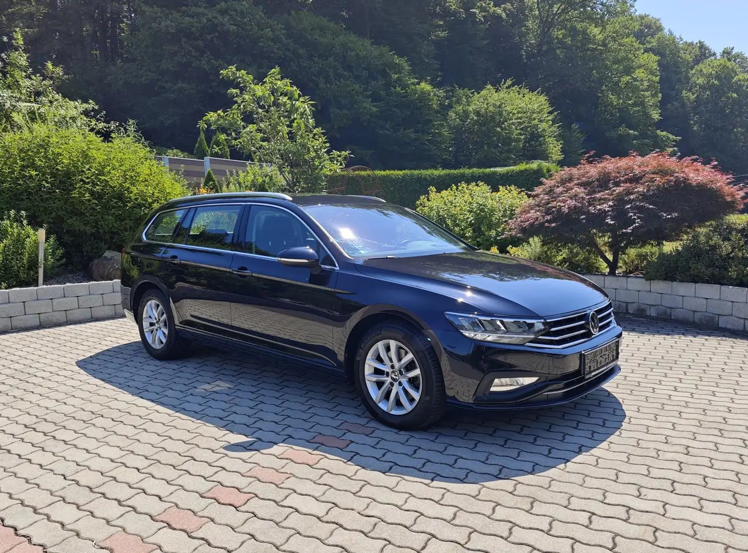 Volkswagen Passat Variant Business 2,0 SCR TDI DSG*Navi*AHK*ACC* Schwarz - 1