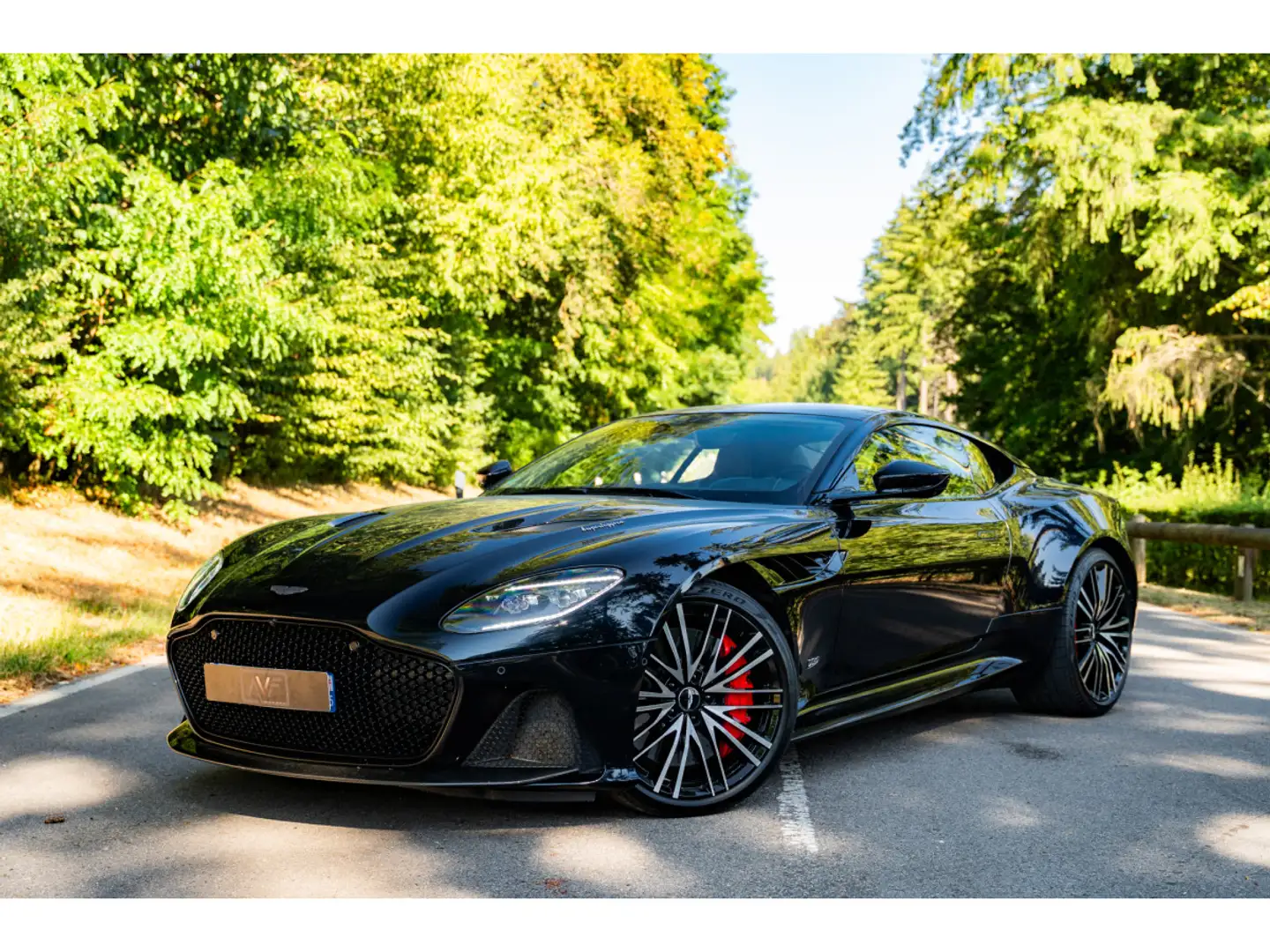 ASTON MARTIN Db11