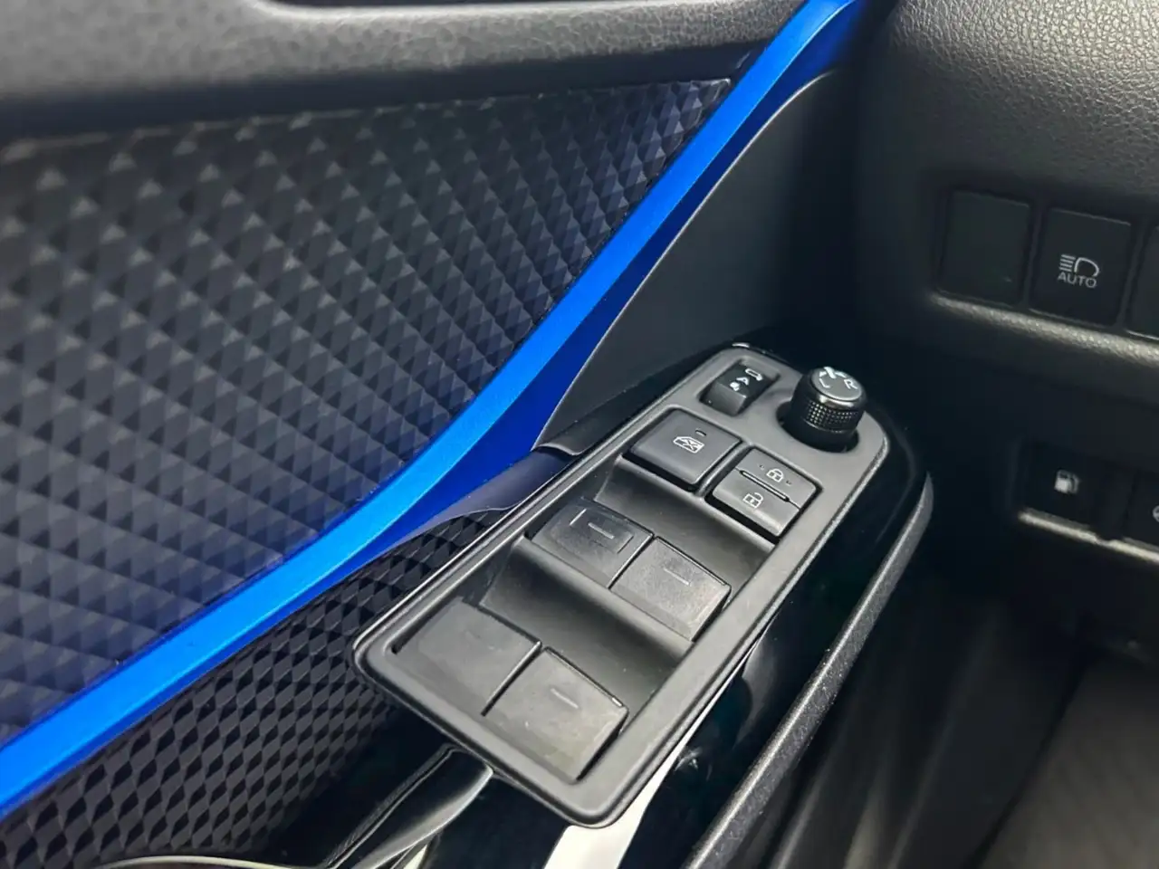 Toyota C-HR снимка Toyota C-HR
