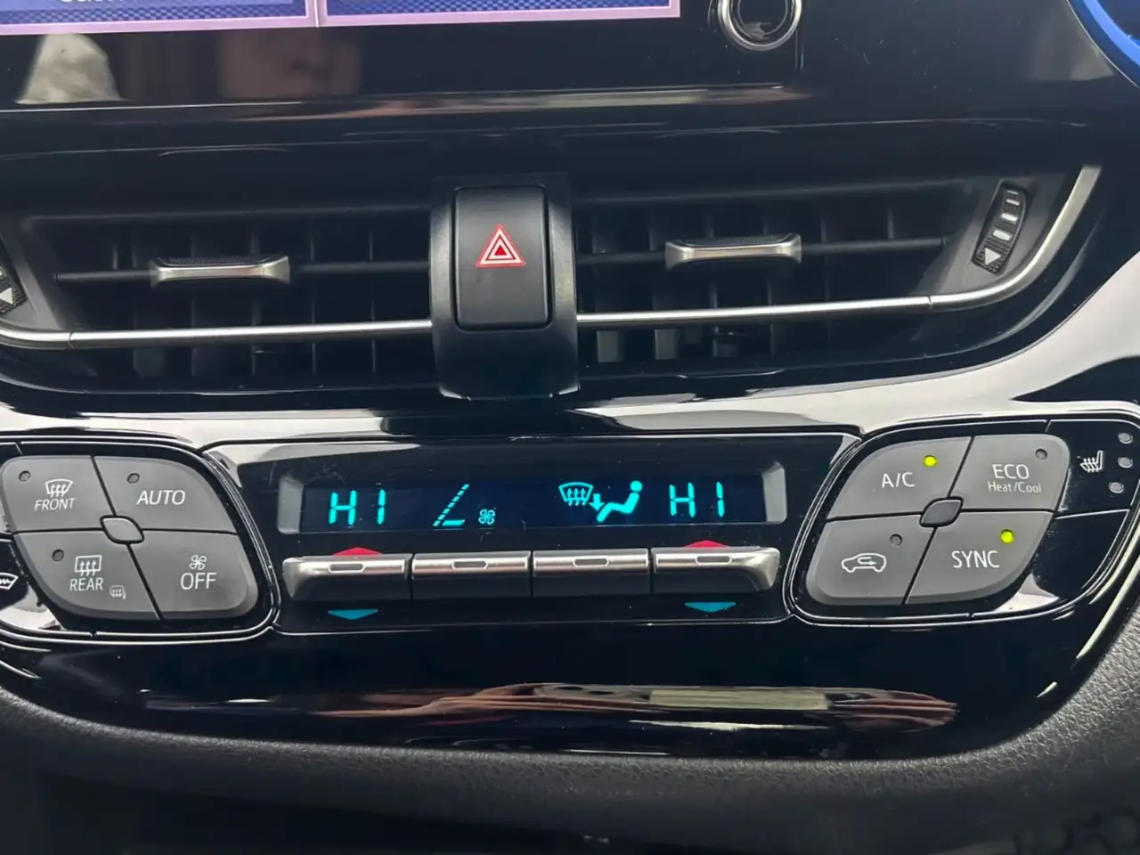 Toyota C-HR снимка Toyota C-HR