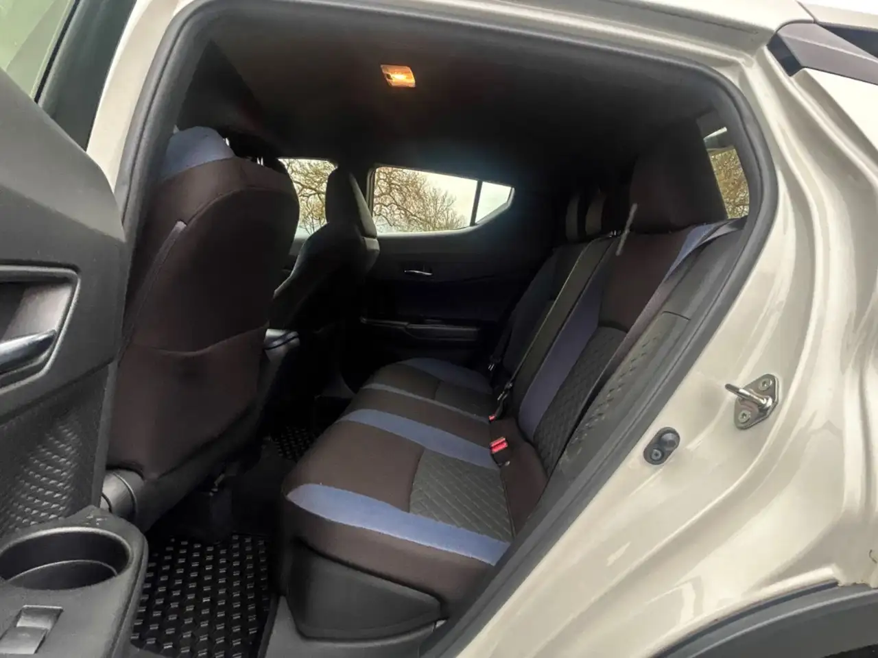 Toyota C-HR снимка Toyota C-HR