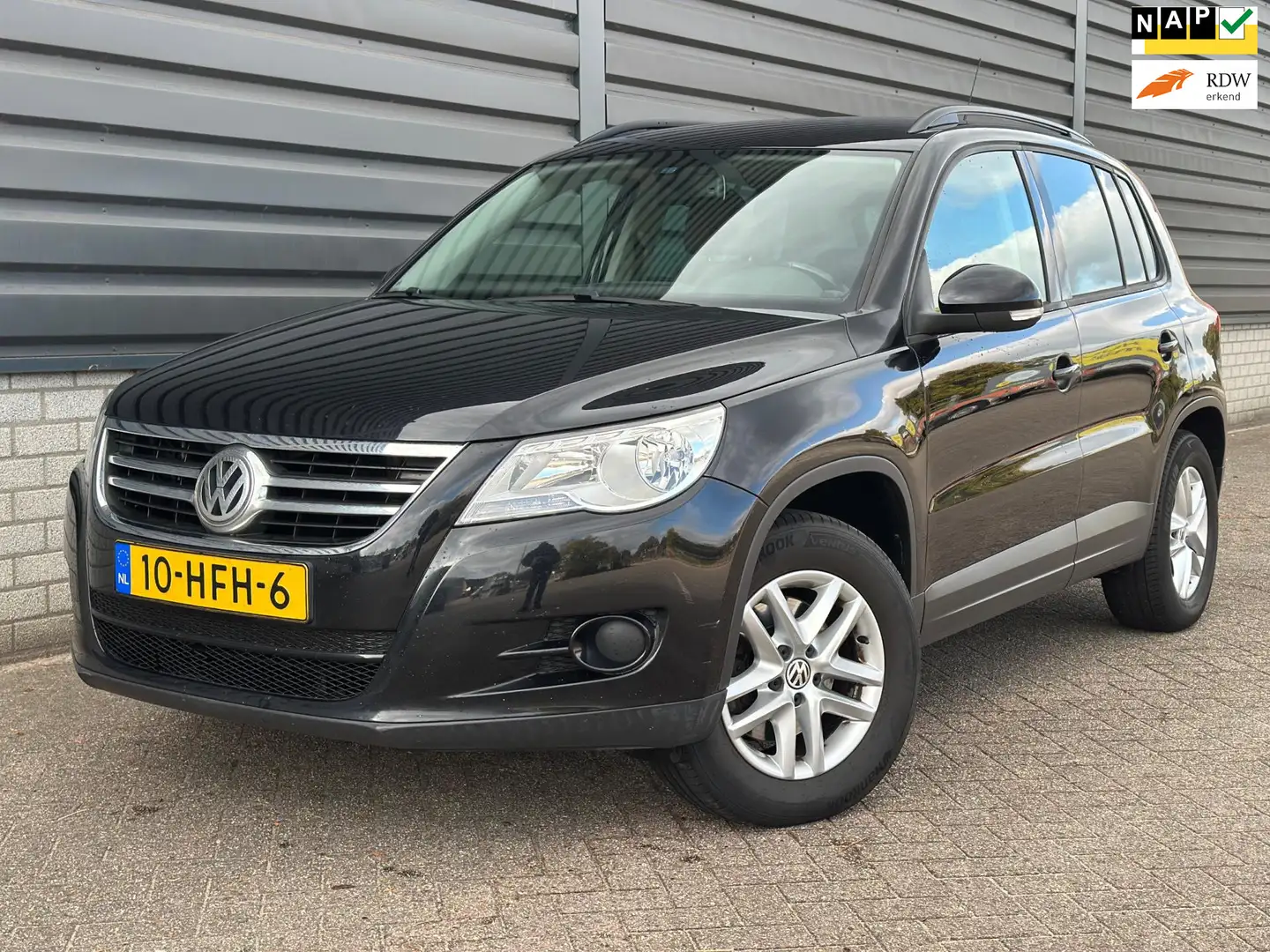 Volkswagen Tiguan 2.0 TDI Comfort&Design 4Motion Airco Cruise Noir - 1