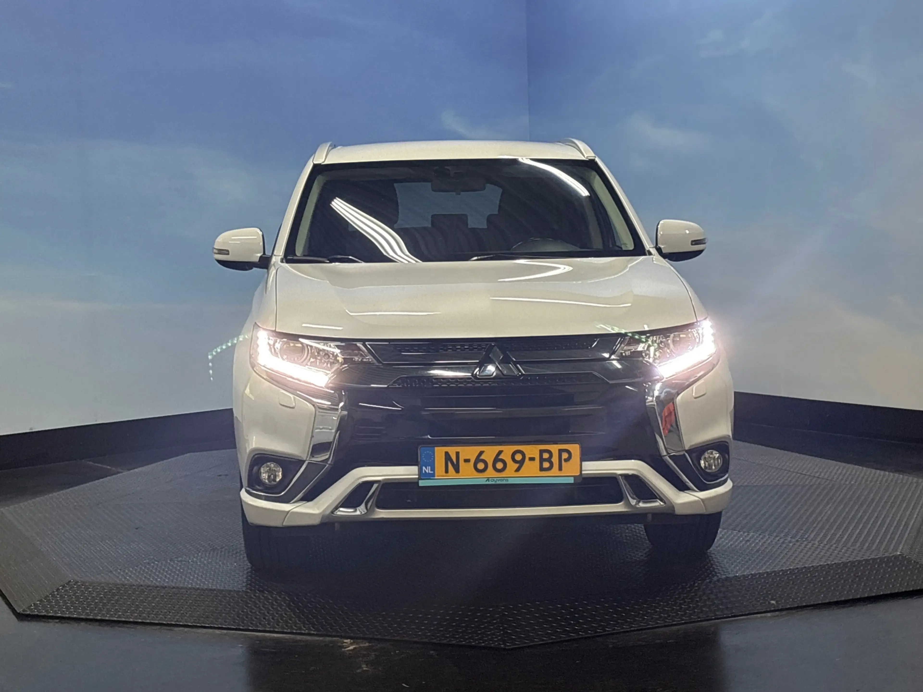 Mitsubishi Outlander 2.4 PHEV Pure Clima | Cruise | Camera | Trekhaak | — photo 8