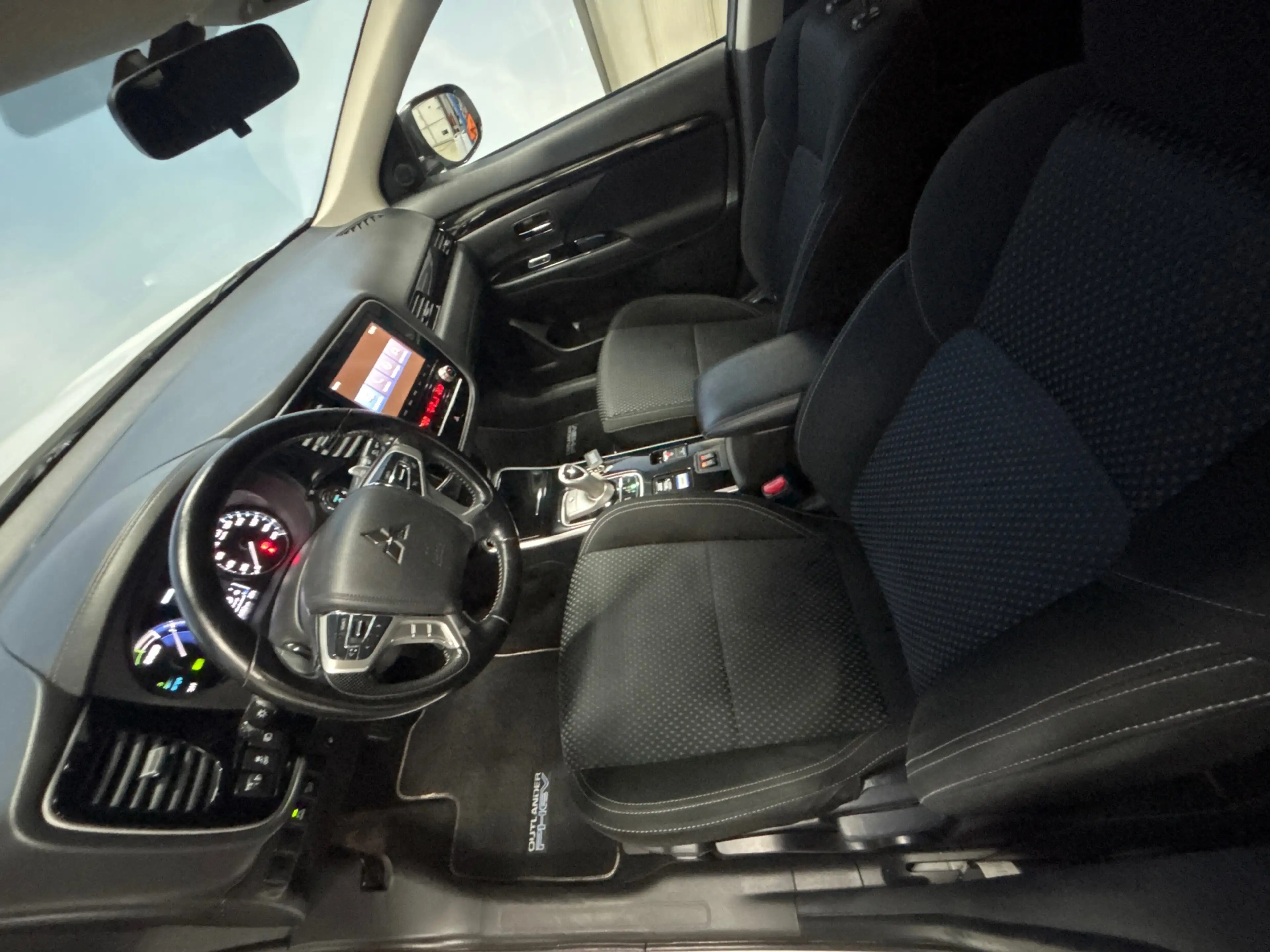 Mitsubishi Outlander 2.4 PHEV Pure Clima | Cruise | Camera | Trekhaak | — photo 10