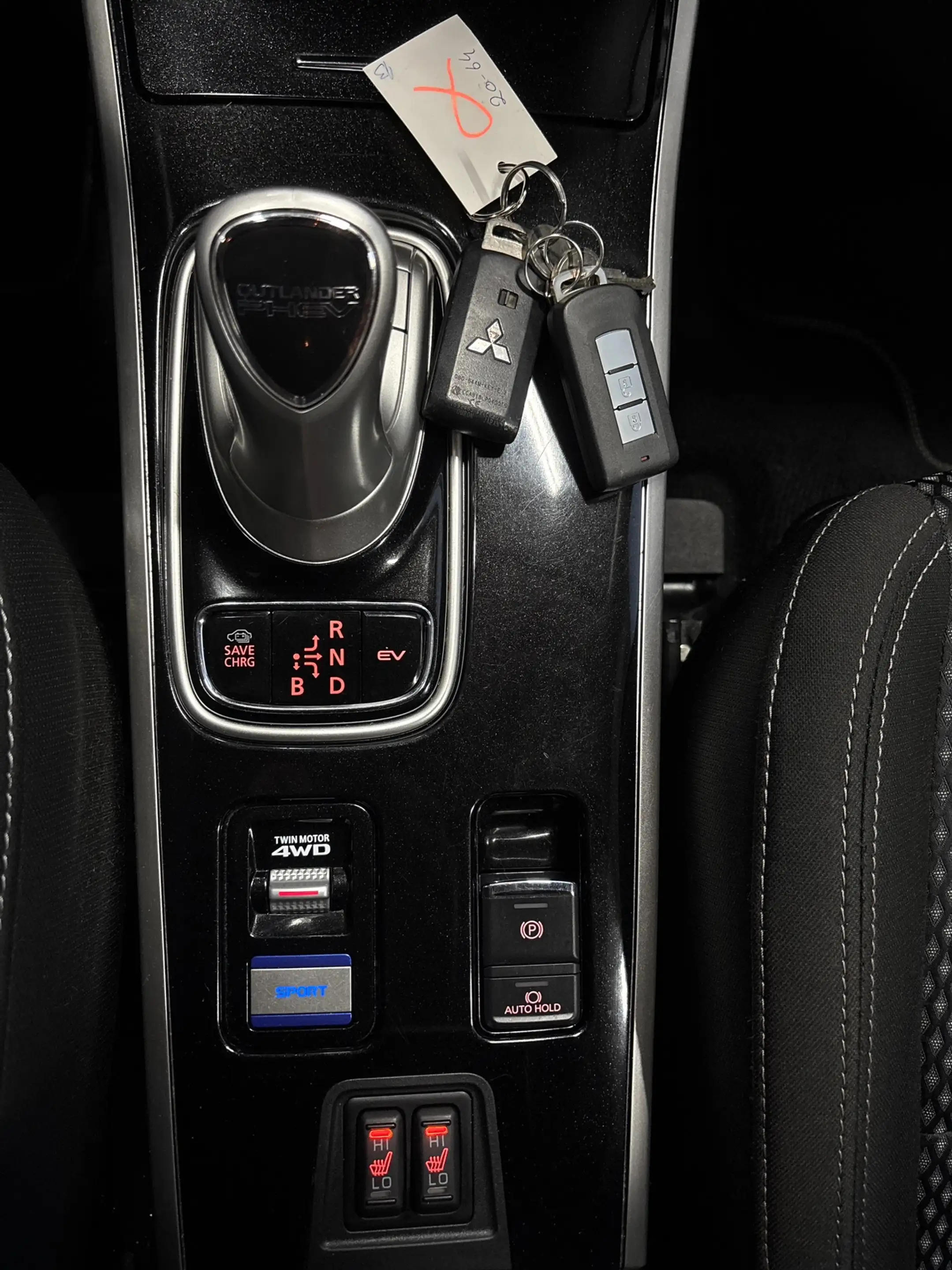 Mitsubishi Outlander 2.4 PHEV Pure Clima | Cruise | Camera | Trekhaak | — photo 18