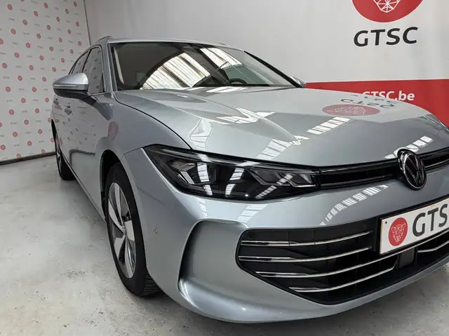 Volkswagen Passat view 7
