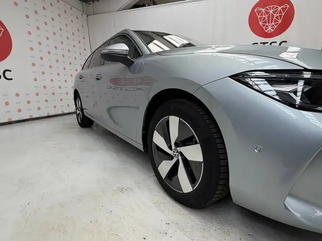 Volkswagen Passat view 12