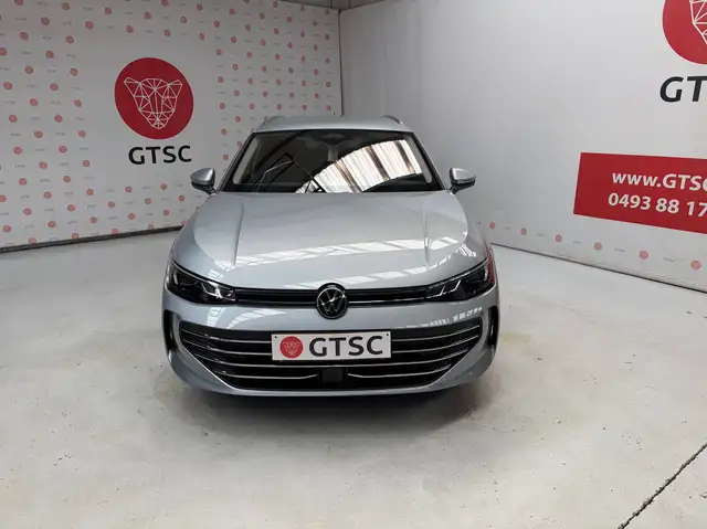 Volkswagen Passat view 2