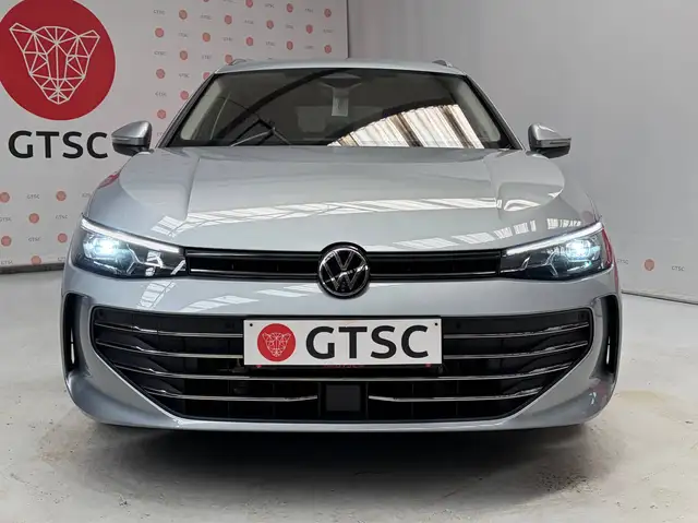 Volkswagen Passat view 10