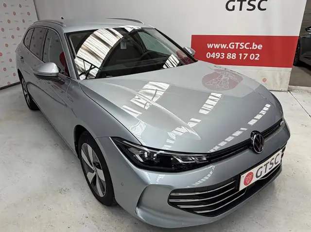 Volkswagen Passat view 6