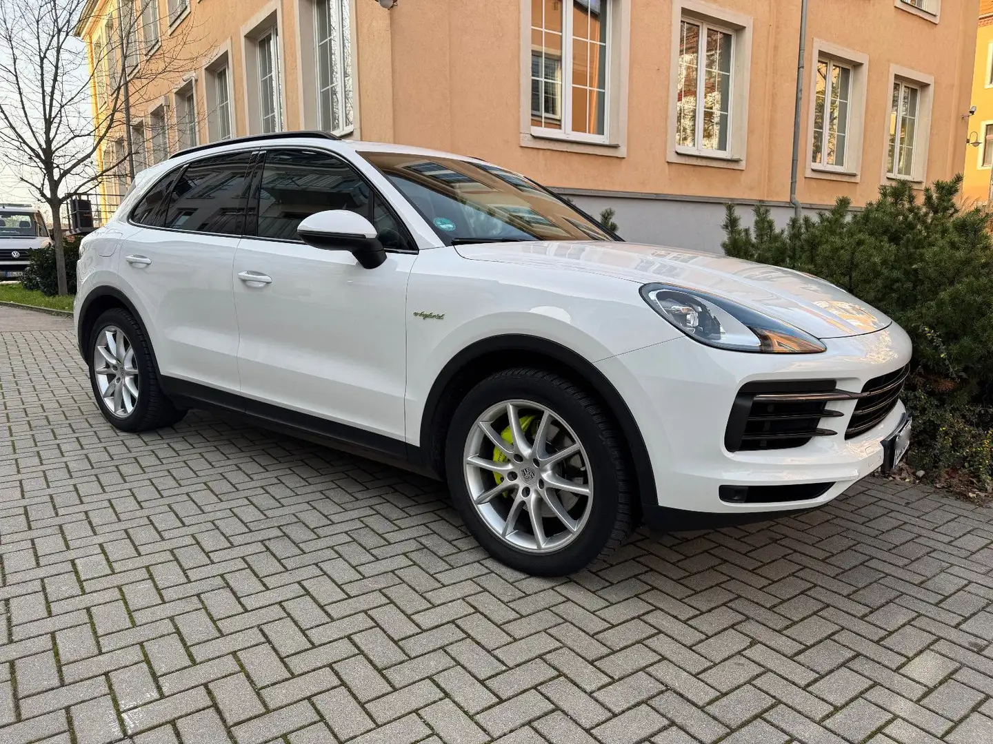 Porsche Cayenne E-Hybrid(Luft/BOSE/AHK/Pano Weiß - 1